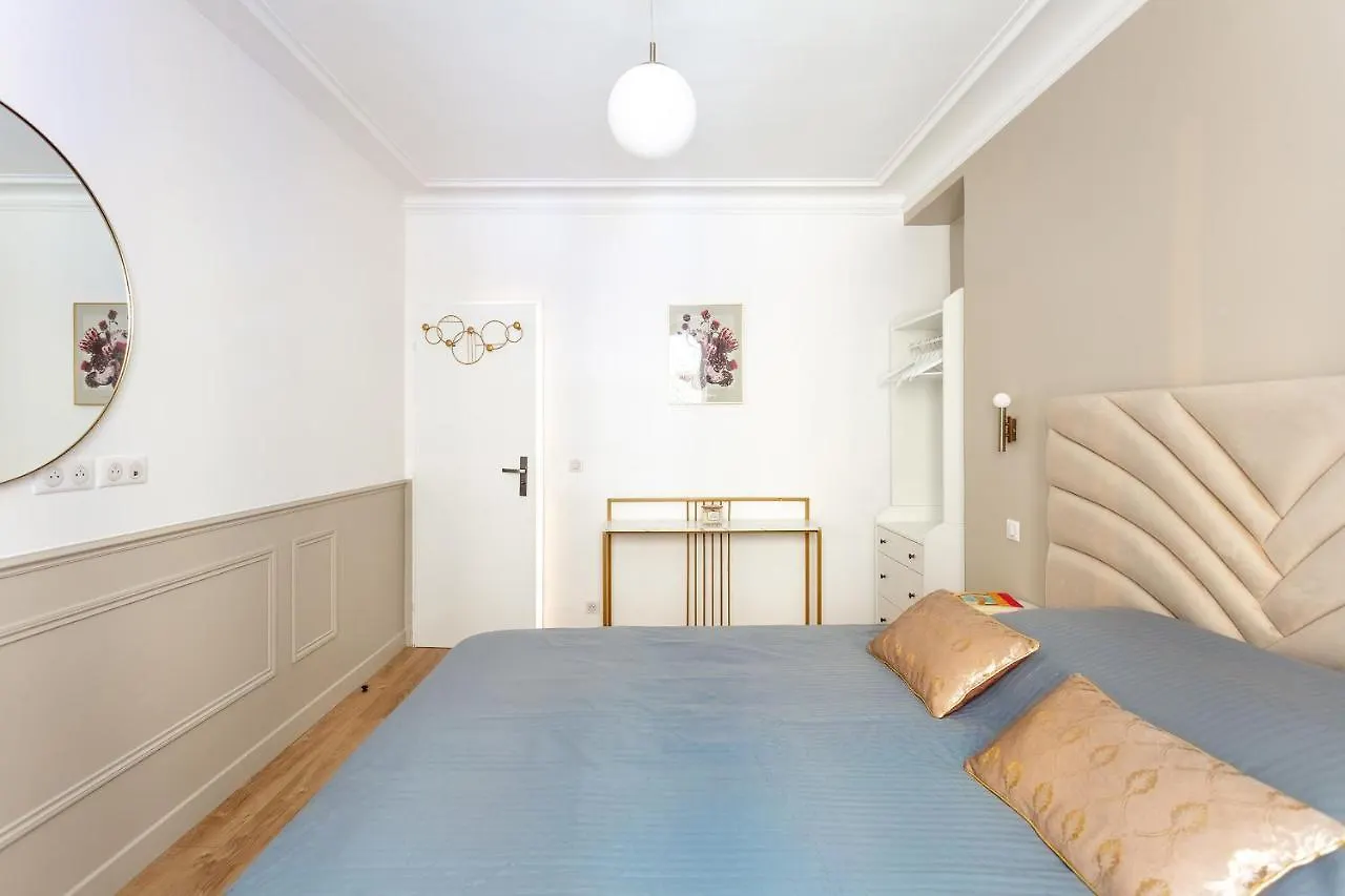 Apartment Suite Raphael Tour Eiffel Paris France